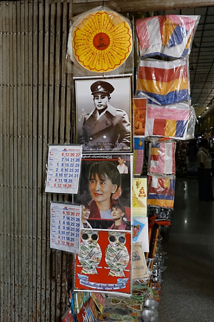 Mandalay-Bouddha Mahamuni-057